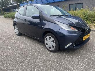 Toyota Aygo 5drs xplay picture 3