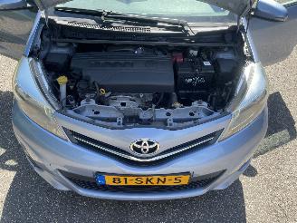 Toyota Yaris 1.3 5drs picture 17