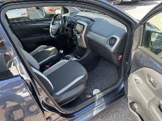 Toyota Aygo 5drs xplay picture 16