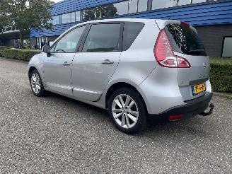 skadebil auto Renault Scenic 2.0 Aut. 2011/4