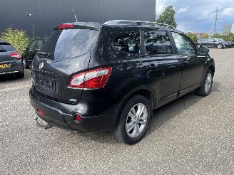 Nissan Qashqai 7persoons picture 2