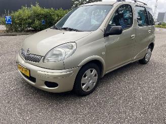 Schadeauto Toyota Yaris 1.3 Aut. 2003/10