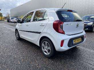 Schadeauto Kia Picanto 1.0 5drs airco 2017/12