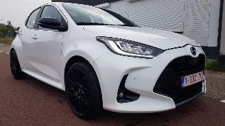 Toyota Yaris MAZDA 2 HYBRIDE picture 10