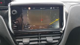 Peugeot 208 1.2 pure tech picture 22