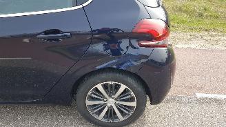 Peugeot 208 1.2 pure tech picture 11