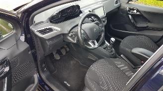 Peugeot 208 110PK  6-bak picture 17