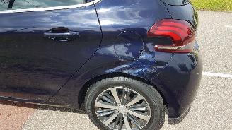 Peugeot 208 110PK  6-bak picture 9