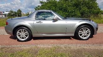 skadebil auto Mazda MX-5 HARDTOP rijdt nieuw 2011/7
