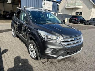 damaged passenger cars Ford Kuga 1.5TDCI Titanium  2019 2019/3