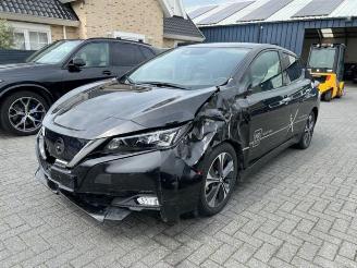 damaged passenger cars Nissan Leaf 150 PS 40KWH TEKNA 2019/8