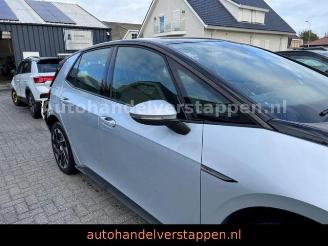 Volkswagen ID.3 Pro Life  Rijbaar/Drive ready picture 3