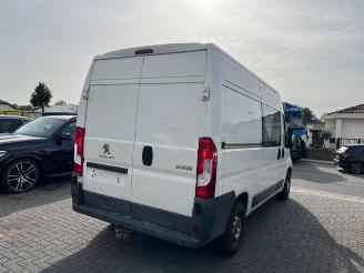 Peugeot Boxer III 2,0HDI Premium 335 Fourgon 5Sitzer picture 4