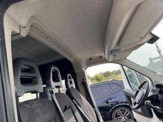 Peugeot Boxer III 2,0HDI Premium 335 Fourgon 5Sitzer picture 17
