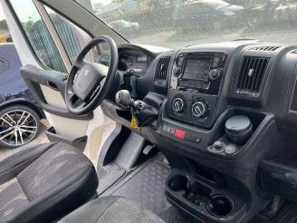Peugeot Boxer III 2,0HDI Premium 335 Fourgon 5Sitzer picture 18