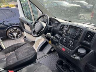 Peugeot Boxer III 2,0HDI Premium 335 Fourgon 5Sitzer picture 11