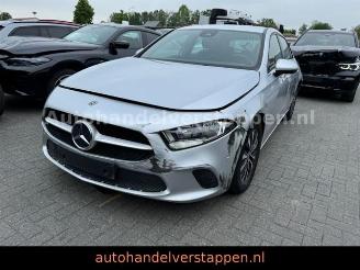 uszkodzony samochody osobowe Mercedes A-klasse d DAB+ Navigation 106co2 2019/11