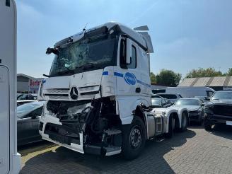 Vaurioauto  trucks Mercedes   2023/1