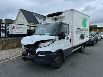 uszkodzony samochody ciężarowe Iveco Daily 35S14 Hi-matic ''Carrier Xarios 350'' 2018/1