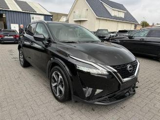 Damaged car Nissan Qashqai 1.3 DIG-T MHEV N-Connecta Pano 360Cam 2023/12