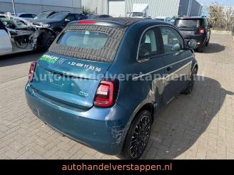 Schadeauto Fiat 500E 500 e La Prima 87KW  Cabriolet 2020/12