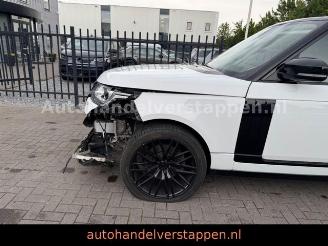 Land Rover Range Rover Vogue 3.0 V6 250KW SC HSE VOLL picture 7