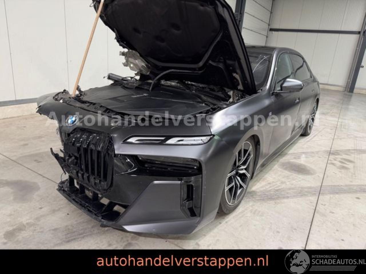 BMW i7 xDrive 60 M Sport 106KWH SKY LOUNGE