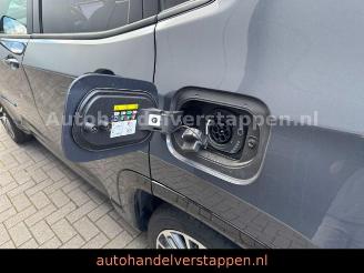 Jeep Compass 1.3l T4-PHEV 177kW Summit Automatik 4WD picture 21