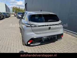 uszkodzony samochody osobowe Peugeot 308 III Allure AUTO 96 kW Blue-HDI FAP 2024/3