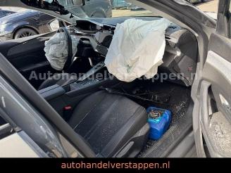 Peugeot 308 III Allure AUTO 96 kW Blue-HDI FAP picture 16