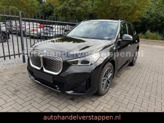 Auto incidentate BMW iX1 20 eDrive M Sportpaket Leder LED Navi+ 2025/3