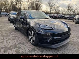 krockskadad bil auto Porsche Macan Electric 4 PDLS+ PASM Hud BOSE 2024/11