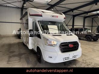 krockskadad bil camper Challenger   2023/4