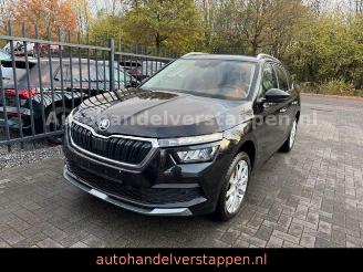 uszkodzony samochody osobowe Skoda Kamiq Ambition 1.0TSI Clever 81KW 2022/12