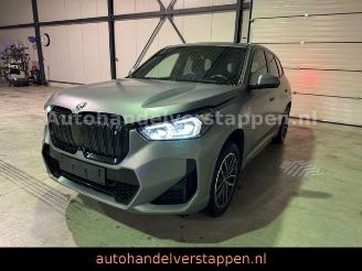 Coche accidentado BMW iX1 30 xDrive M Sport Harman Pano HUD Leder 2023/6