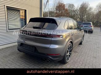 damaged passenger cars Porsche Cayenne E-Hybrid Exclusive Design Matric ACC 2024/5
