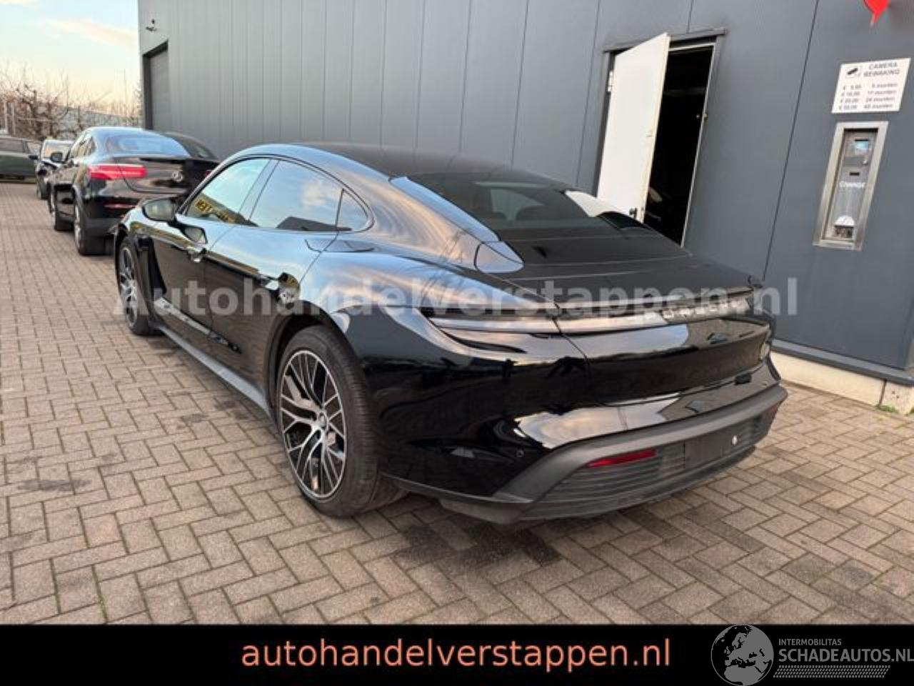 Porsche Taycan 350KW Panorama-Glasdach Leder 20zoll