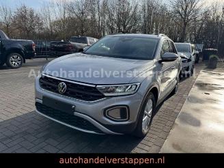 Unfallwagen Volkswagen T-Roc Life 1.5TSI 110KW Facelift 2023/2