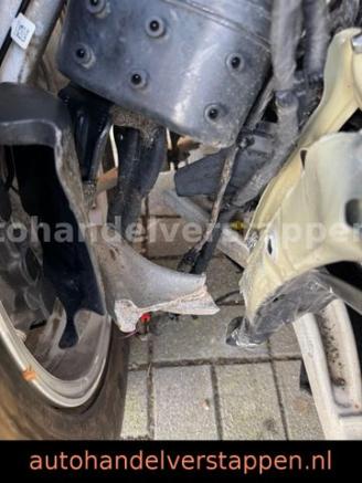 Porsche Taycan 350KW Panorama Leder CAM 93KWH picture 23