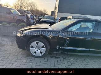 Porsche Taycan 350KW Panorama Leder CAM 93KWH picture 10