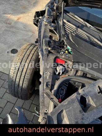 Porsche Taycan 350KW Panorama Leder CAM 93KWH picture 22