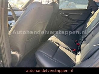 Land Rover Range Rover Evoque R-Dynamic SE P300e picture 18