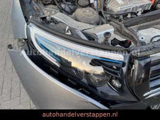 Mercedes EQC 400 4Matic AMG Sport 300KW Grau Magno picture 15