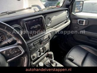 Jeep Gladiator Overland 4WD Launch Edition picture 25