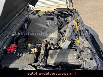 Jeep Gladiator Overland 4WD Launch Edition picture 16