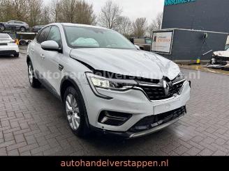 Coche accidentado Renault Arkana E-TECH 1.6L 145 TECHNO 2022/9