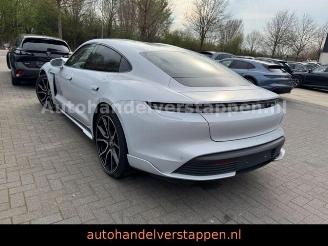 Voiture accidenté Porsche Taycan Sport 93KWH Sport-Design-Paket 2022/8