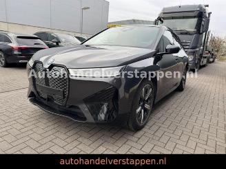Schadeauto BMW iX 40 xDrive 240KW Sky Lounge 2024/8
