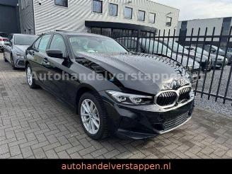 damaged passenger cars BMW 3-serie i Limousine Automatik 2023/12