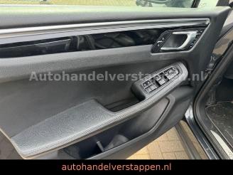 Porsche Macan S 3.0L Diesel PDK Panorama Leder 20'' picture 19